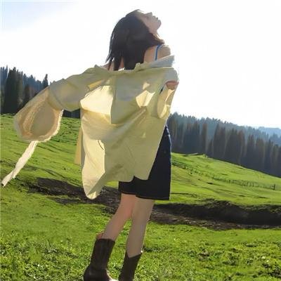 坐在酒吧里吃蛋糕 海报