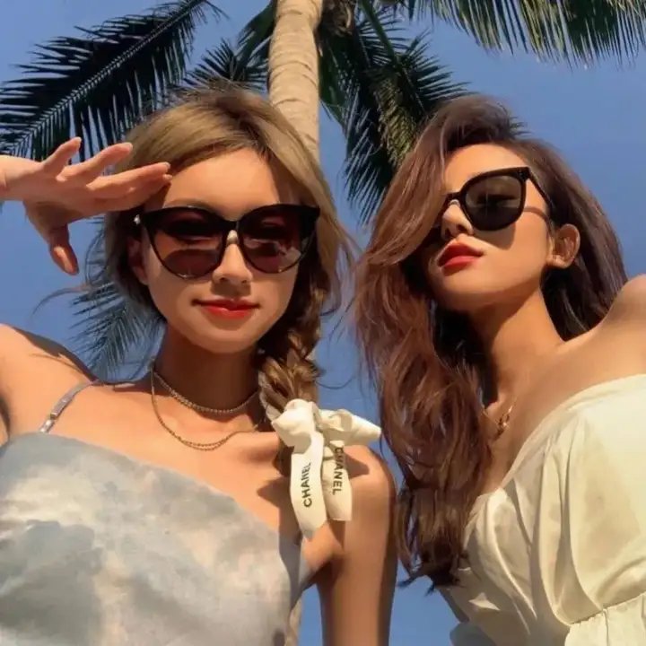 丫丫叉叉 海报